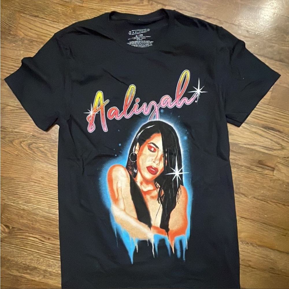 Aaliyah graphic T